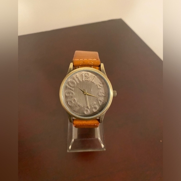 Brand new Brown Ladies fashion watch - Picture 1 of 3